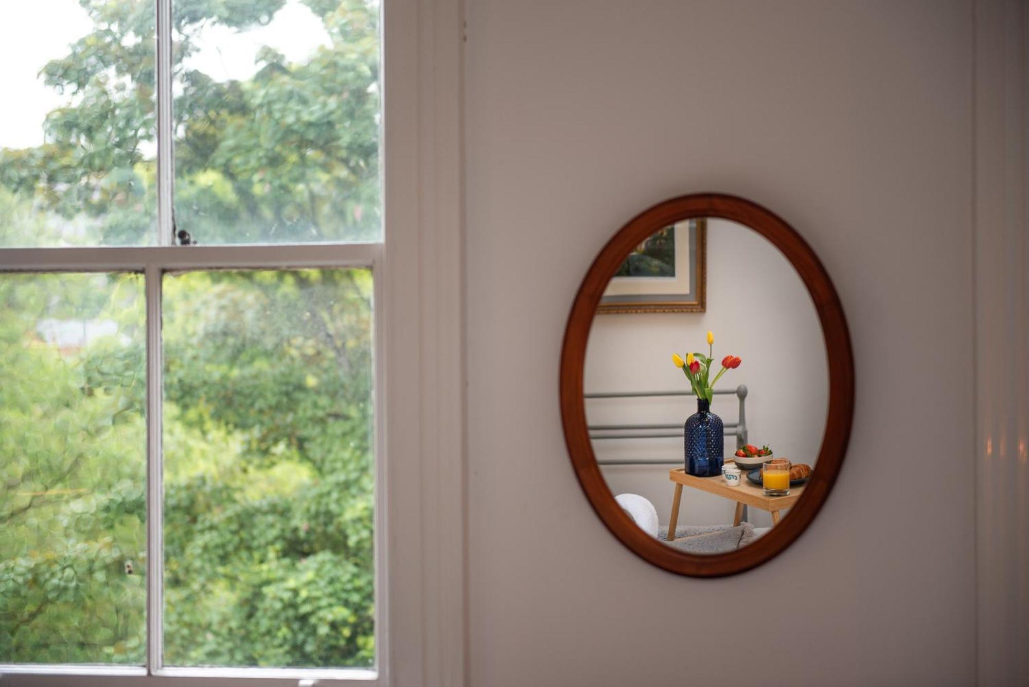 Spacious Retreat With River Views Near Peak District มัทล็อก ภายนอก รูปภาพ