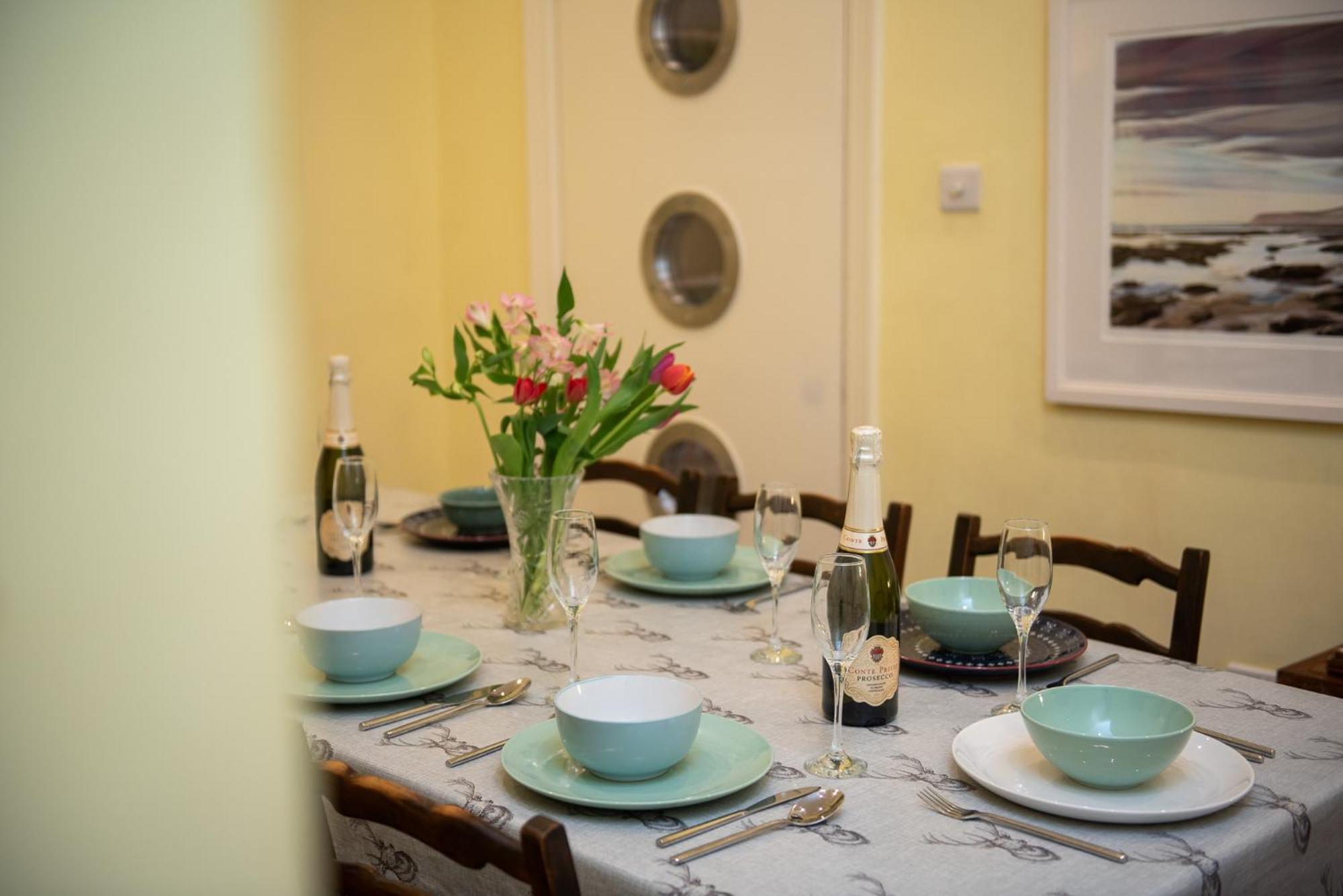 Spacious Retreat With River Views Near Peak District มัทล็อก ภายนอก รูปภาพ