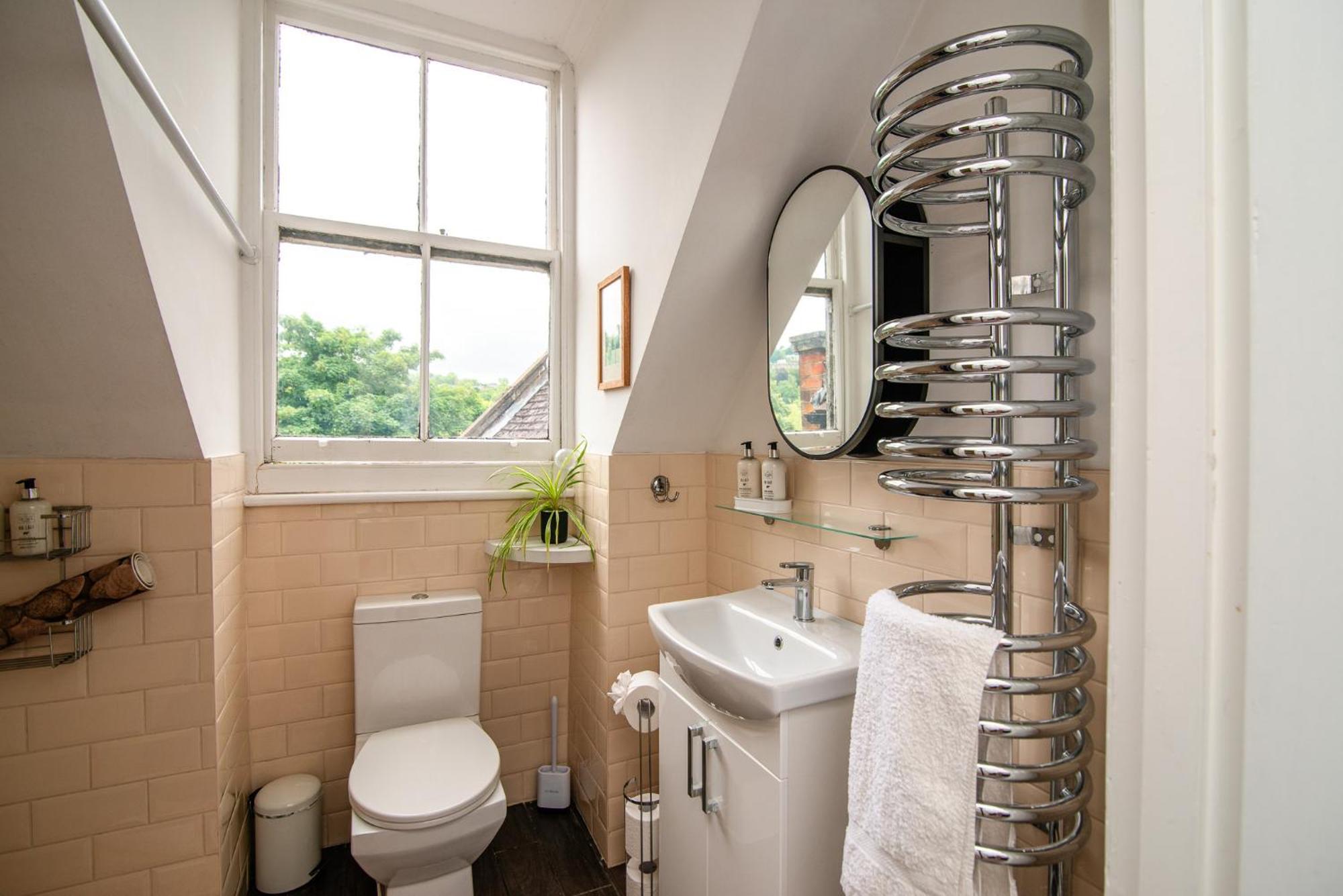 Spacious Retreat With River Views Near Peak District มัทล็อก ภายนอก รูปภาพ