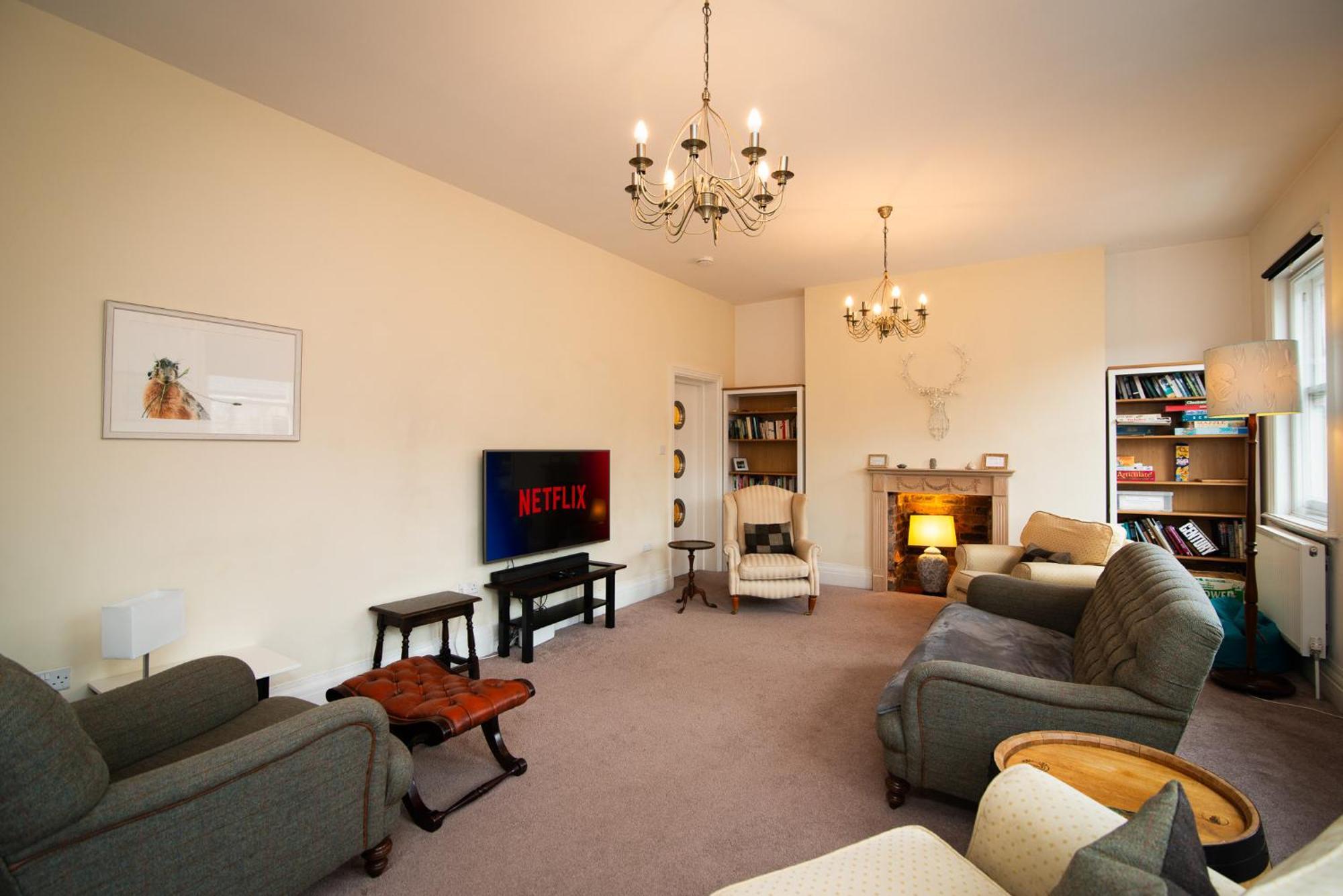 Spacious Retreat With River Views Near Peak District มัทล็อก ภายนอก รูปภาพ